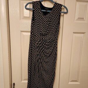 Womens size 6 navy blue and beige sleeveless dress